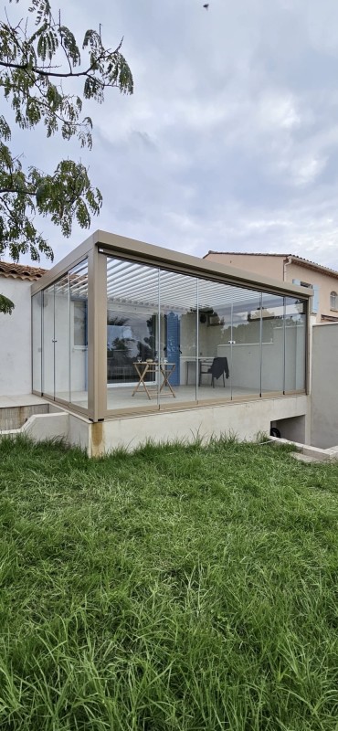 Pergola vitrée sur-mesure au Pradet
