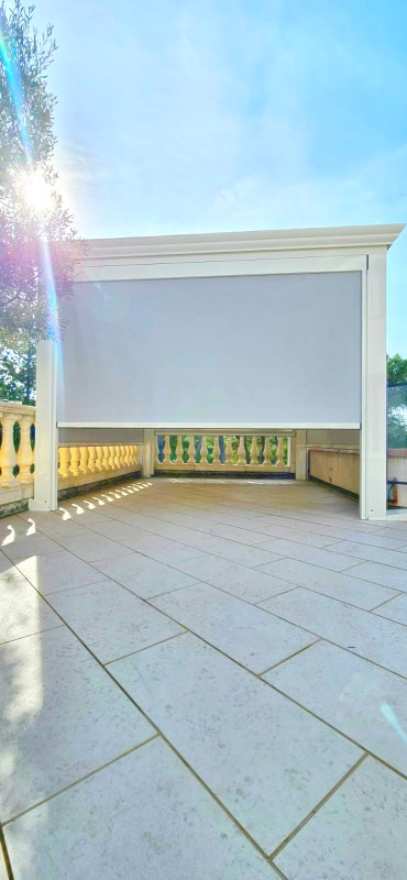 Réalisation de travaux pour la pose d'une pergola bioclimatique de 12m² avec éclairage LED intégré à LA SEYNE SUR MER
