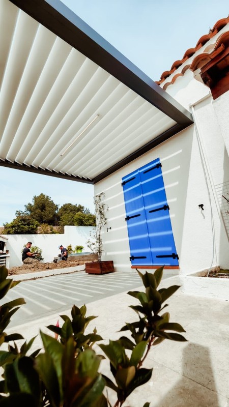 POSE D’UNE PERGOLA MOTORISÉE anthracite à Vitrolles