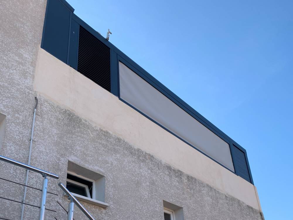 Pergola en aluminium gris anthracite à Evenos près de Toulon