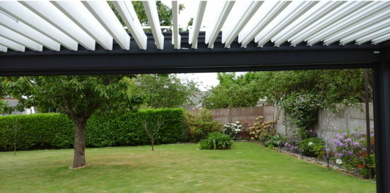 Différentes options de personnalisation pour une pergola design Toulon dans le Var