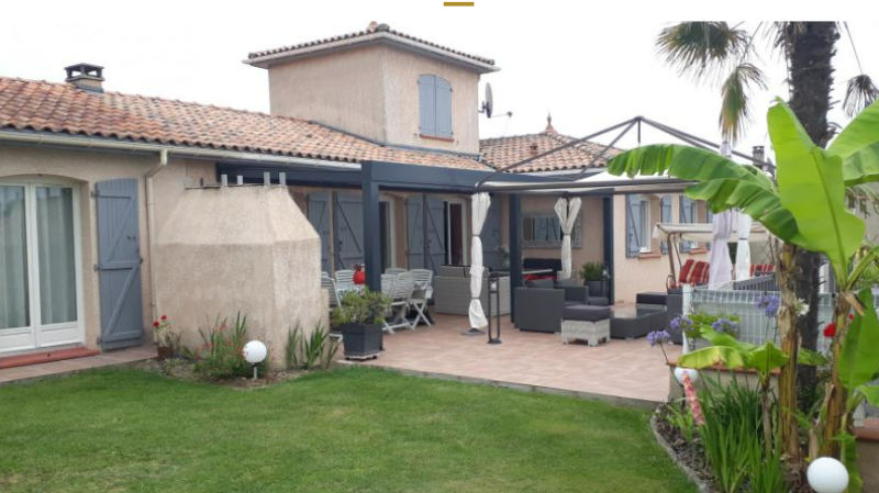 Choix d'une double pergola bioclimatique avec rideaux électriques intégrés à Cassis dans les Bouches-du-Rhône