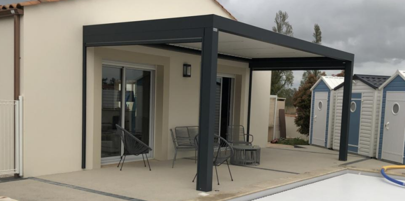 Fixation d'une grande pergola bioclimatique 5x3 à Méounes-les-Montrieux dans le Var
