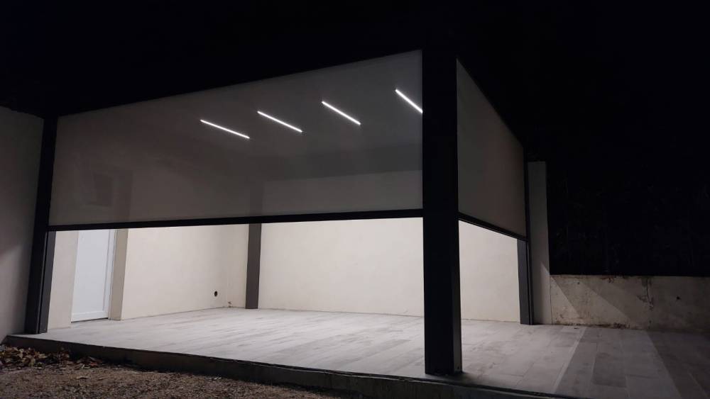Réalisation d'une pergola Bioclimatik à lames orientables à Marseille 13011