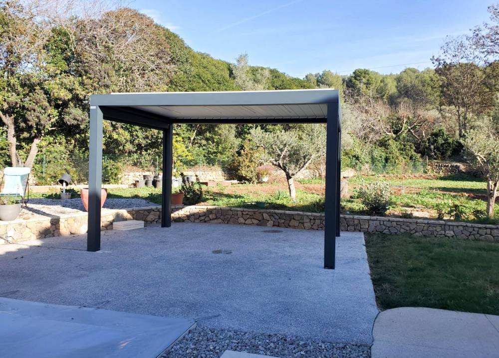 Mise en place d'une pergola Bioclimatik avec stores à Marseille