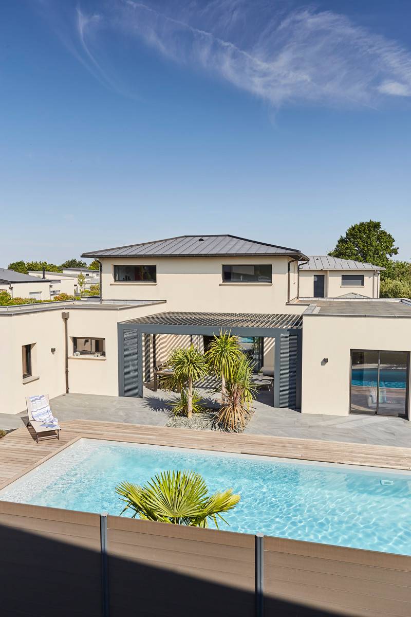 Pergola Bioclimatique anthracite de 30m2 avec double tablier à La Crau près de Toulon