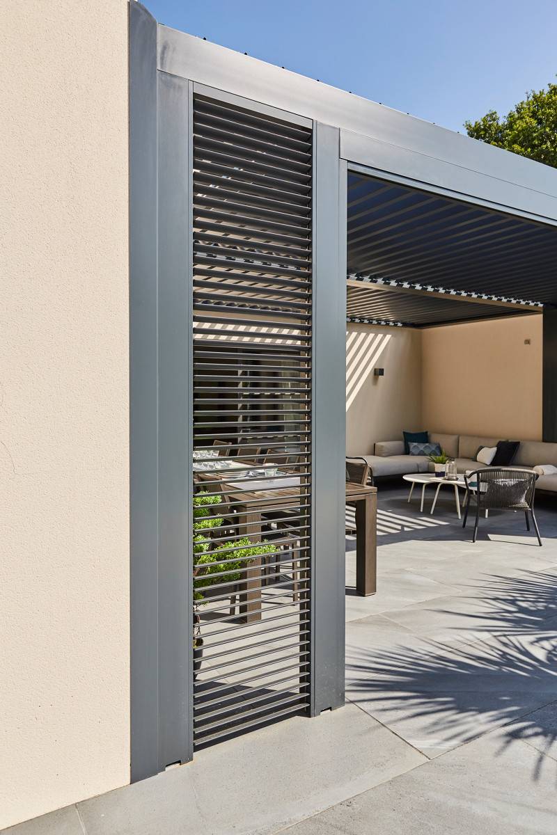 Pergola Bioclimatique anthracite de 30m2 avec double tablier à La Crau près de Toulon