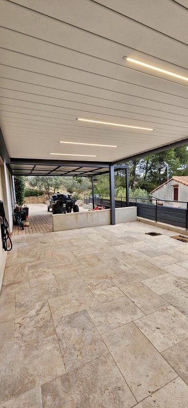 Aménagement d’une pergola bioclimatique pour couvrir une terrasse à ROQUEVAIRE
