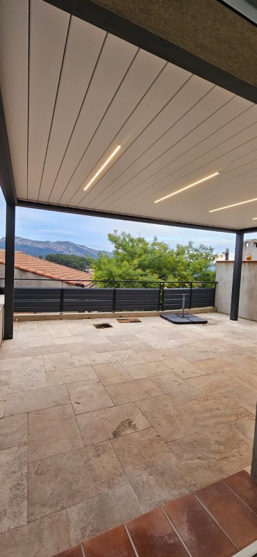 Aménagement d’une pergola bioclimatique pour couvrir une terrasse à ROQUEVAIRE
