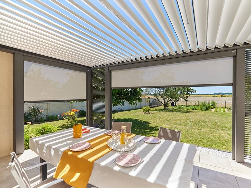À qui s’adresser pour installer une pergola bioclimatique à lames orientables Marseille dans les Bouches du Rhône ?