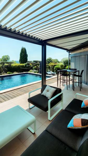 Aménagement d’une pergola bioclimatique pas cher à Hyères
